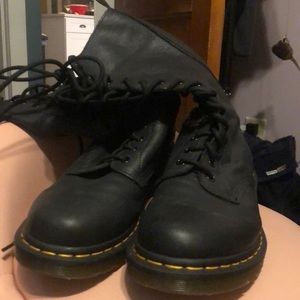 Dr. Martens 1B99 14-Eye Zip Boot